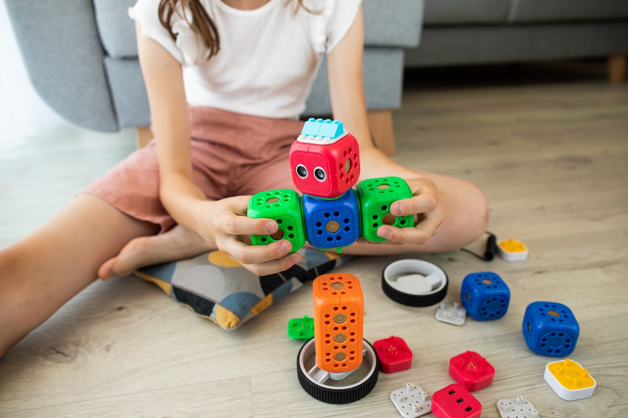 Zabawki edukacyjne – w jaki sposób wpływają na rozwój dziecka?